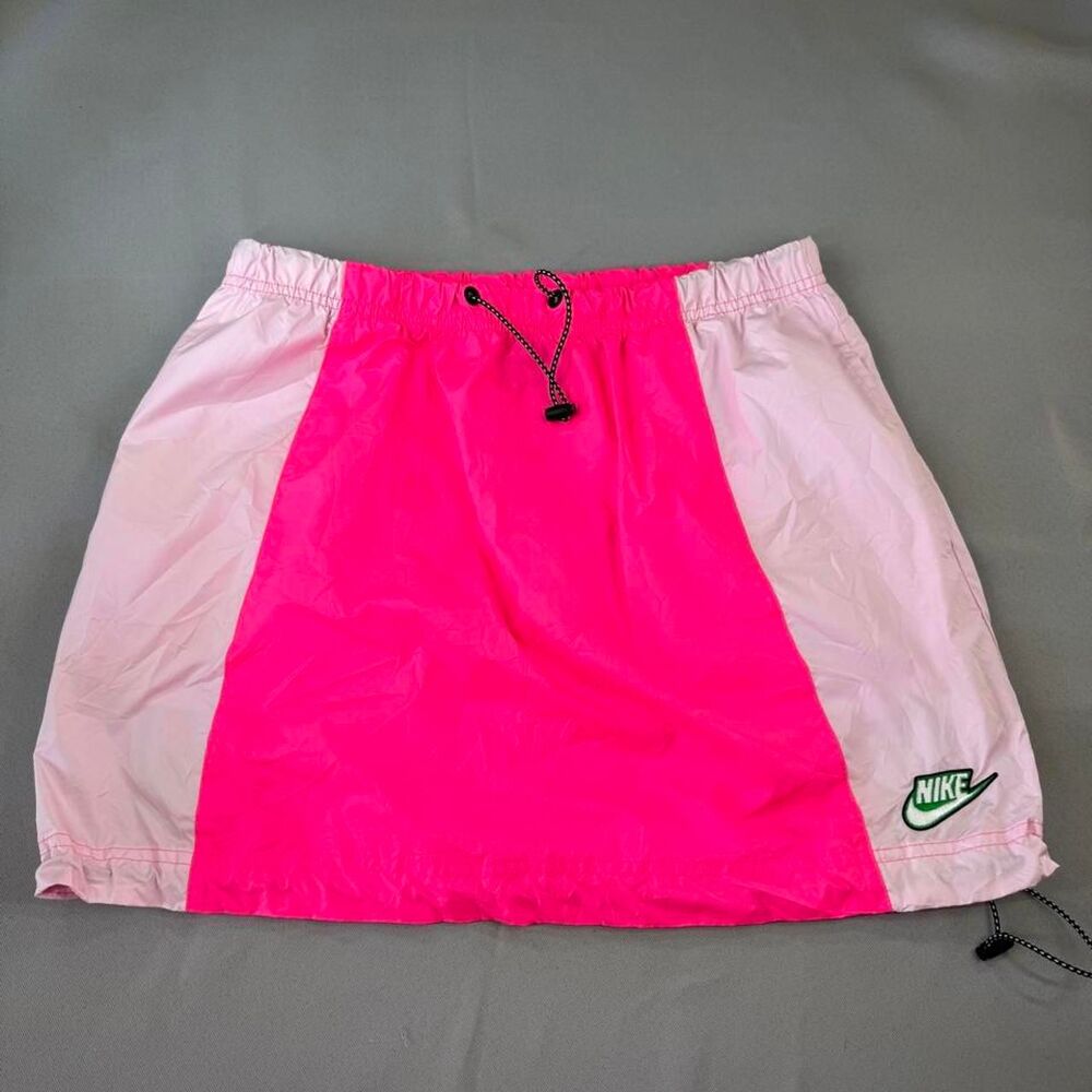 Nike Women's Pink Skirt